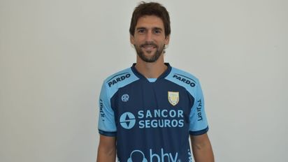 Atlético de Rafaela rompió el mercado de pases y confirmó a un goleador para el Federal A