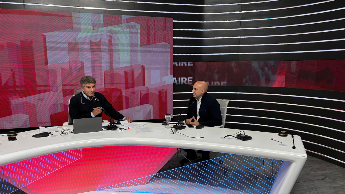 El papá de Serena Martínez, junto a Luis Mino en AIRE. El papá de Serena Martínez, junto a Luis Mino en AIRE.