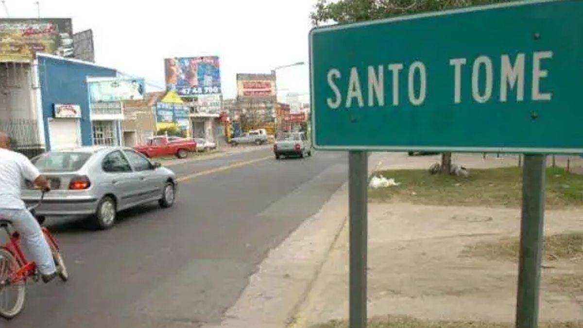 El violento episodio ocurrió en Santo Tomé y el conductor se encuentra detenido.