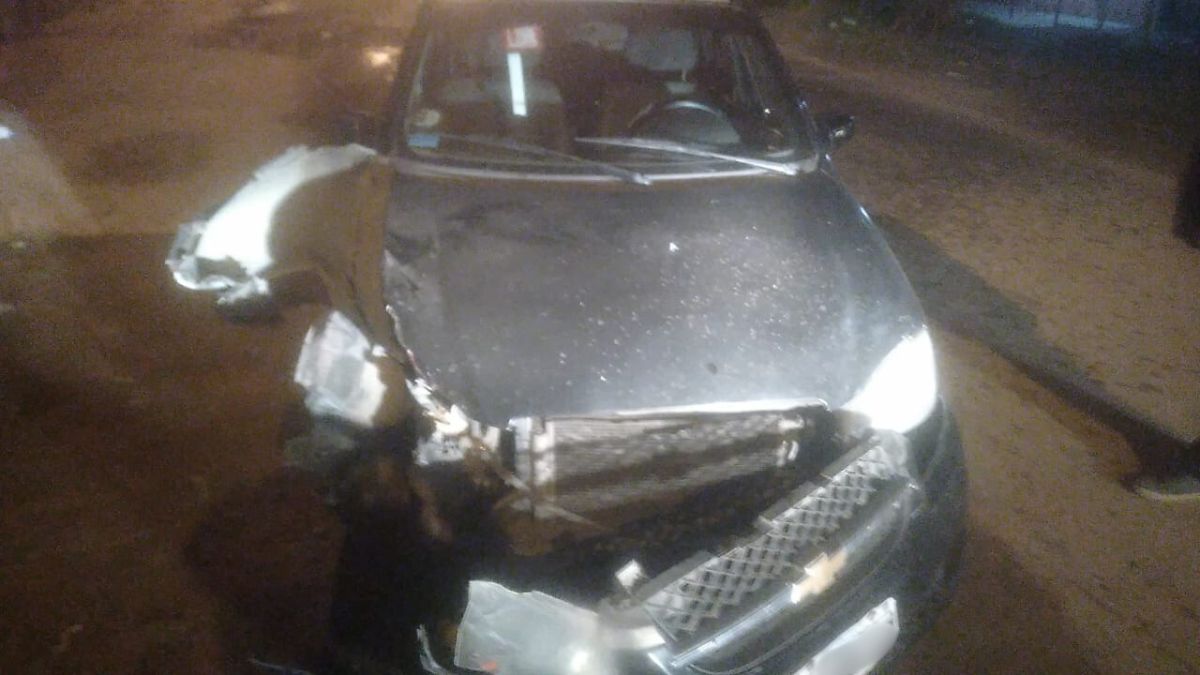 Un taxista santafesino fue víctima de un violento robo en la madrugada del sábado cuando llevaba a dospasajeros desde la Terminal hasta barrio Yapeyú.