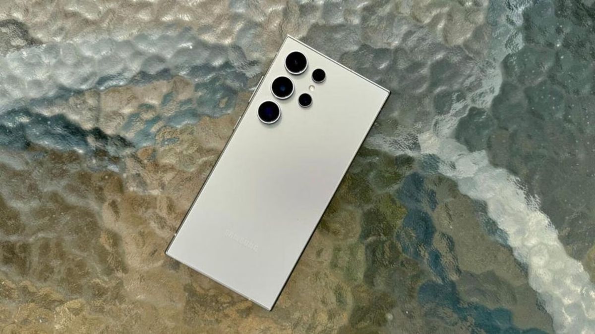 Este es el precio actualizado del Samsung Galaxy S24 Ultra en diciembre de 2025.