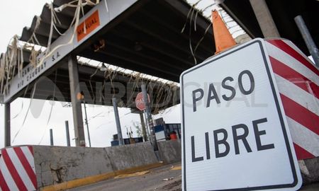 La cabina de peaje del puente Rosario-Victoria, vacía, tras el fin de la concesión. La cabina de peaje del puente Rosario-Victoria, vacía, tras el fin de la concesión.
