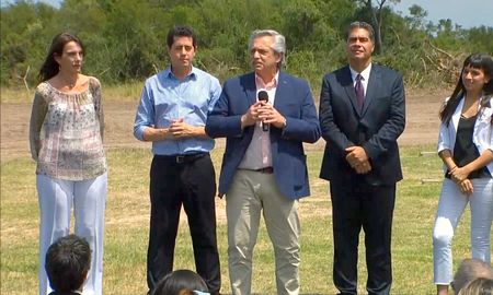 Alberto Fernández inauguró viviendas en Chaco junto a María Eugenia Bielsa. Alberto Fernández inauguró viviendas en Chaco junto a María Eugenia Bielsa.