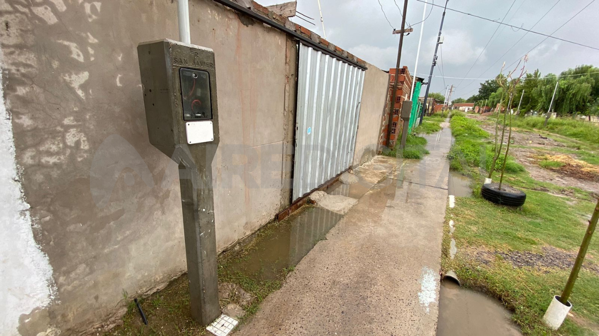 A pesar de contar con todas las condiciones para conectar los medidores de luz no cuentan con el servicio. A pesar de contar con todas las condiciones para conectar los medidores de luz no cuentan con el servicio.