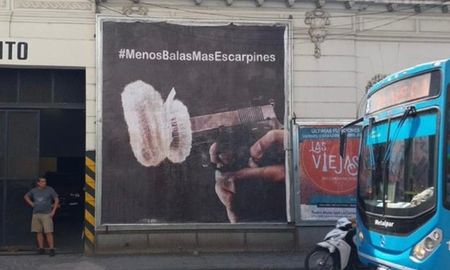 Los afiches aparecieron en Rosario y en otraslocalidades de la provincia. Los afiches aparecieron en Rosario y en otraslocalidades de la provincia.