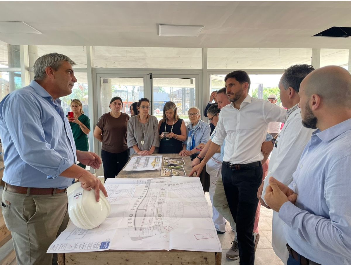 El gobernador de Santa Fe, Maximiliano Pullaro recorrió la obra del nuevo edificio del Instituto Superior N° 8 en Santa Fe
