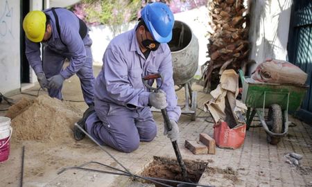 Las obras que se desarrollan en el Anfiteatro incluyen la generación de espacios accesibles en gradas, mejoras en el escenario y nuevas rampas. Las obras que se desarrollan en el Anfiteatro incluyen la generación de espacios accesibles en gradas, mejoras en el escenario y nuevas rampas.