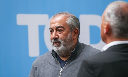 Para que no haya paro, tienen que retirar el DNU, la Ley Ómnibus y establecer un debate serio sobre cada punto, dijo el sindicalista. Para que no haya paro, tienen que retirar el DNU, la Ley Ómnibus y establecer un debate serio sobre cada punto, dijo el sindicalista.