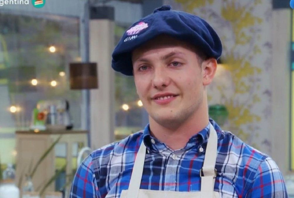 Gino debió abandonar Bake Off y los fieles seguidores del programa se expresaron en Twitter con divertidas publicaciones. &nbsp;