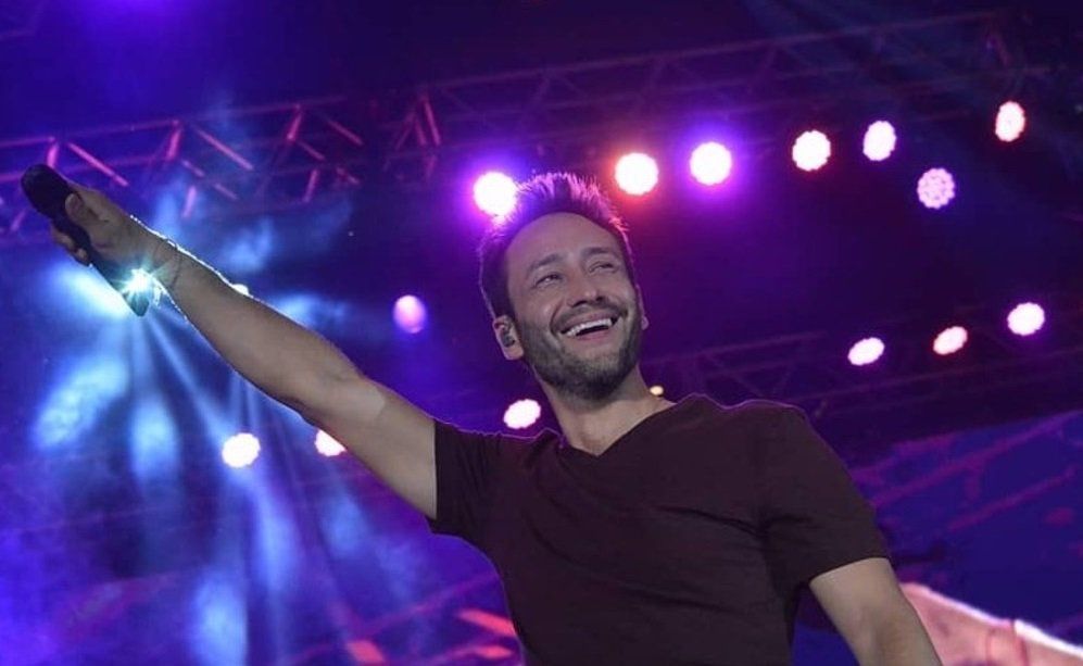 Cosquín: Luciano Pereyra emocionó con su tema “Chaupi Corazón”