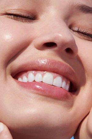 La vitamina C funciona como un potente antioxidante para proteger el rostro de los cambios de temperatura. La vitamina C funciona como un potente antioxidante para proteger el rostro de los cambios de temperatura.