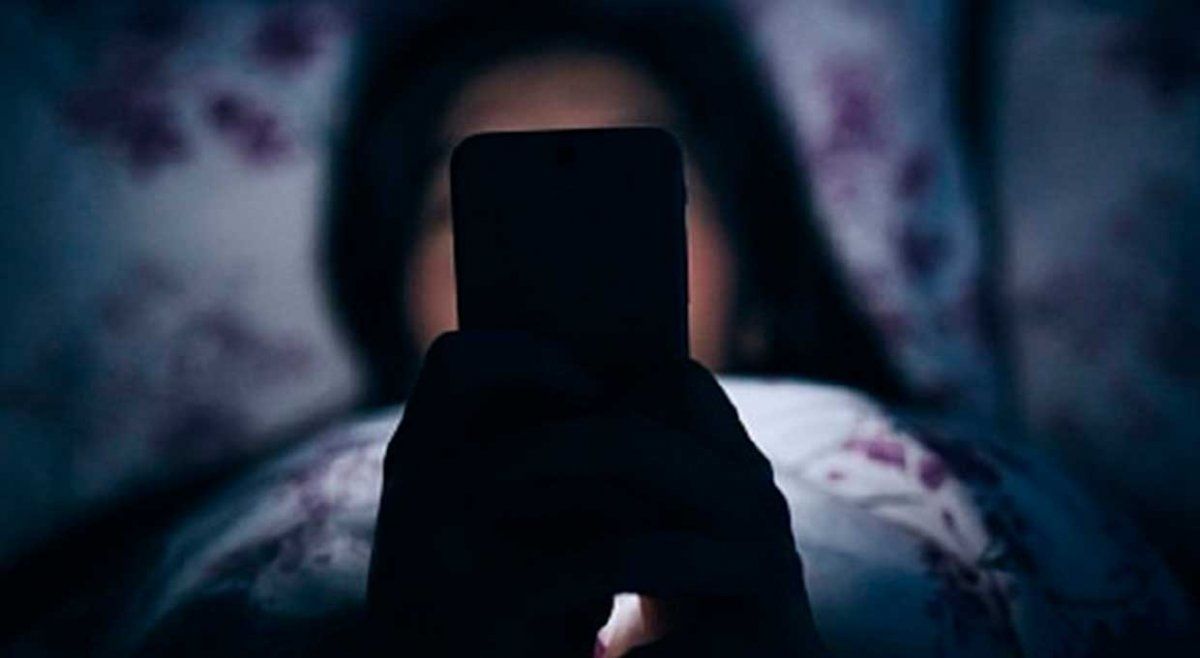 La larga exposición a la luz azul provoca que nuestra actividad cerebral no se relaje.&nbsp;