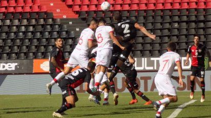 Copa De La Liga Profesional Newells Y Huracan Igualaron En Rosario Y Siguen Sin Poder Ganar