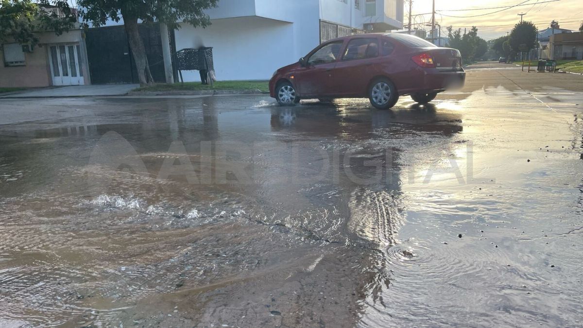 Vecinos de la zona detectaron la fuga en la intersección de Llerena y Lavalle