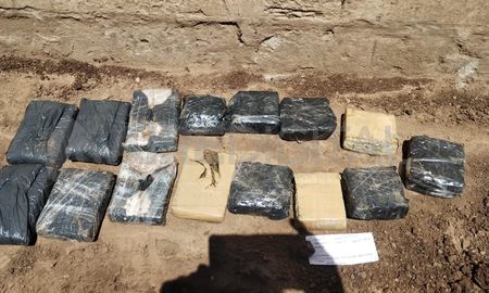 Los 15 trozos que fueron hallados en el patio del pabellón 6 del penal santafesino. Los 15 trozos que fueron hallados en el patio del pabellón 6 del penal santafesino.
