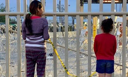 El gobierno de Estados Unidos nos ha informado sobre la decisión de extender el cierre parcial de la frontera un mes más, señaló la Secretaría de Relaciones Exteriores en su cuenta de Twitter. El gobierno de Estados Unidos nos ha informado sobre la decisión de extender el cierre parcial de la frontera un mes más, señaló la Secretaría de Relaciones Exteriores en su cuenta de Twitter.