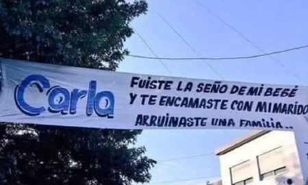 Escracharon a la maestra y el primer día de clases terminó en escándalo: Te encamaste con mi marido Escracharon a la maestra y el primer día de clases terminó en escándalo: Te encamaste con mi marido