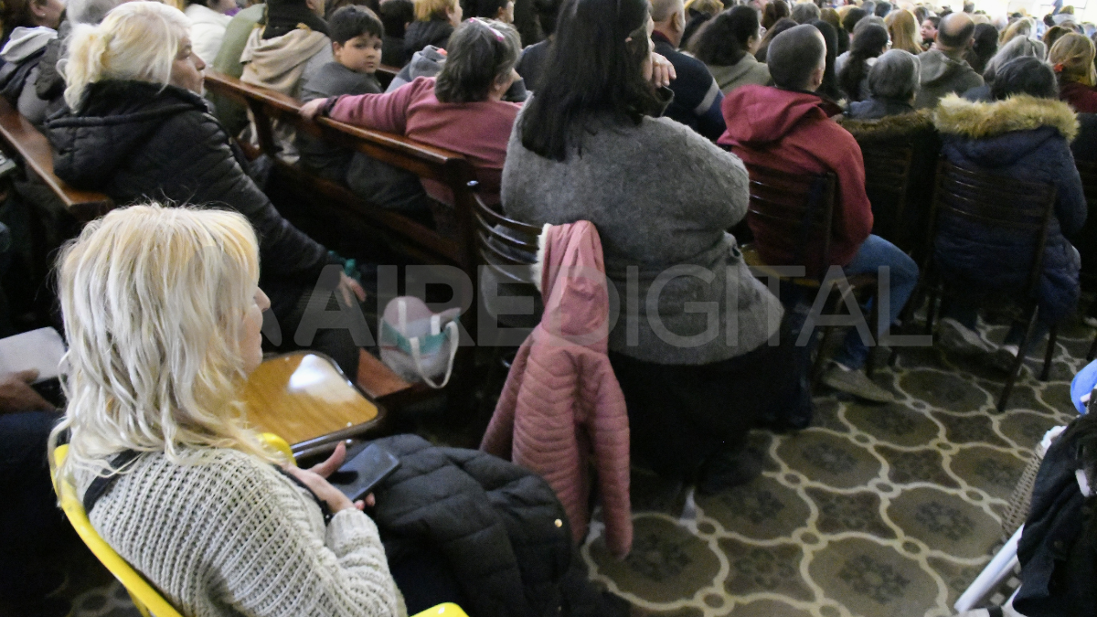 La popularidad de Leda y la multiplicación de sus seguidores generó también, además de un nuevo movimiento en la zona de Pichincha. La popularidad de Leda y la multiplicación de sus seguidores generó también, además de un nuevo movimiento en la zona de Pichincha.