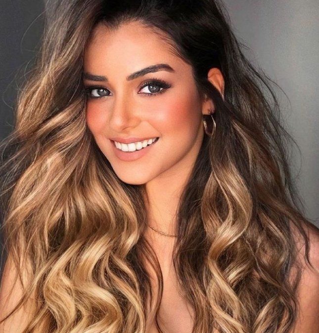 5 tonos de balayage que rejuvenecen y dan luz al rostro