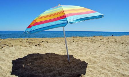 Gracias a su apertura automática, las carpas son fáciles de armar y perfectas para disfrutar de la playa con amigos o familia. Gracias a su apertura automática, las carpas son fáciles de armar y perfectas para disfrutar de la playa con amigos o familia.