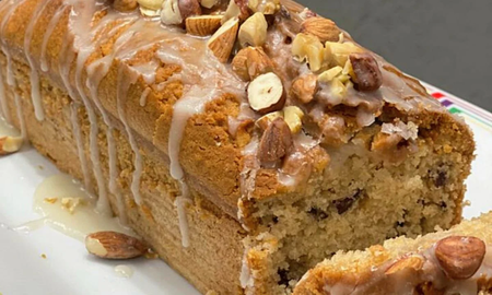Budín de almendras con harina integral: una receta riquísima y saludable Budín de almendras con harina integral: una receta riquísima y saludable
