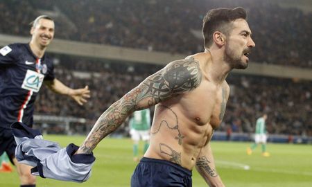 El Pocho Lavezzi fue tentado por Rosario Central y parece que la llegada es inminente. El Pocho Lavezzi fue tentado por Rosario Central y parece que la llegada es inminente.