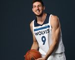 Leandro Bolmaro comenzó a entrenar en Minnesota Timberwolves y habló sobre cómo se prepara para afrontar su debut en la NBA.