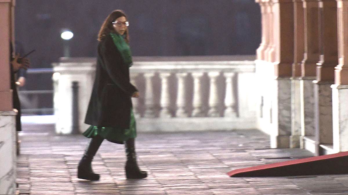 En lo que respecta a los cambios, Batakis -que en un principio fue mencionada como secretaria de Hacienda de la nueva cartera- asumirá la conducción del Banco Nación, en reemplazo de Eduardo Hecker.