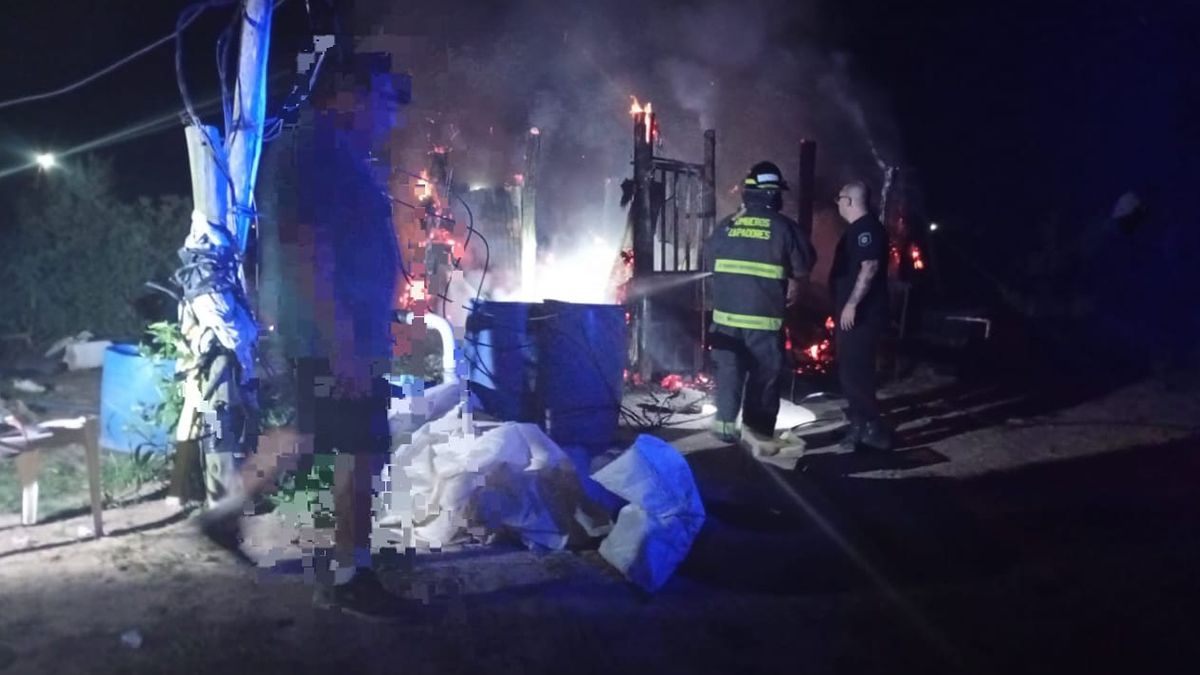 Según los primeros peritajes el incendio fue por un accidente doméstico. Según los primeros peritajes el incendio fue por un accidente doméstico.