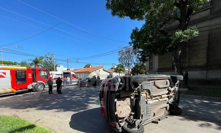 Fuerte choque en barrio Guadalupe Este. Fuerte choque en barrio Guadalupe Este.