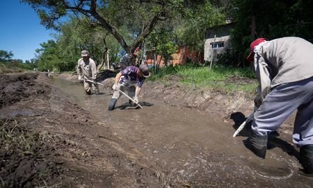 Limpieza de canales en San José del Rincón. Limpieza de canales en San José del Rincón.