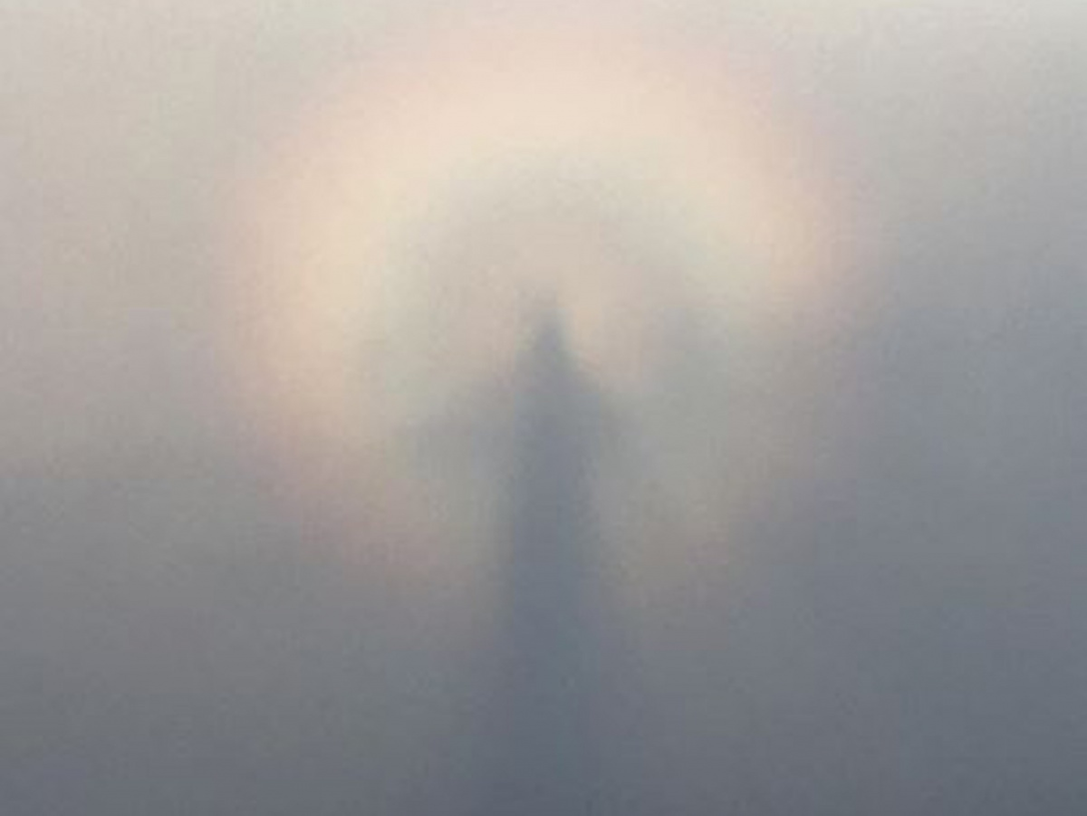 Las redes sociales se debatieron durante mucho tiempo cuál era el origen de una extraña figura que apareció en el cielo en los Estados Unidos.