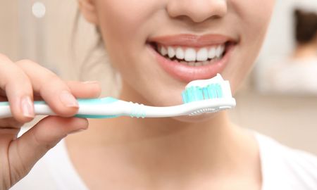 El sarro dental no se elimina con el cepillo o con remedios caseros. El sarro dental no se elimina con el cepillo o con remedios caseros.