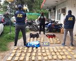 Más de 70 kilos de marihuana fueron secuestrados este jueves tras una persecución que comenzó en el centro de la ciudad y culminó en Barrio Villa del Parque. Además, dos sujetos fueron detenidos.&nbsp;