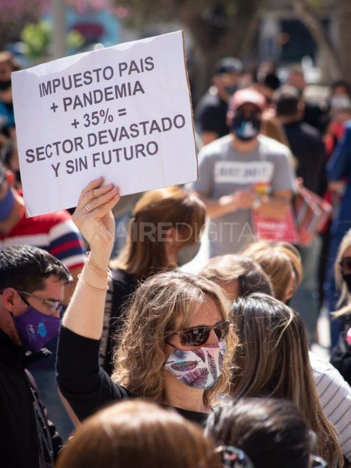 Los trabajadores de turismo se dirigieron hacia la plaza 25 de Mayo.&nbsp;