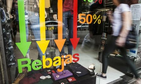 Consumo en caída: el retroceso mensual alcanzó el 17,1%en todo el país. Consumo en caída: el retroceso mensual alcanzó el 17,1%en todo el país.