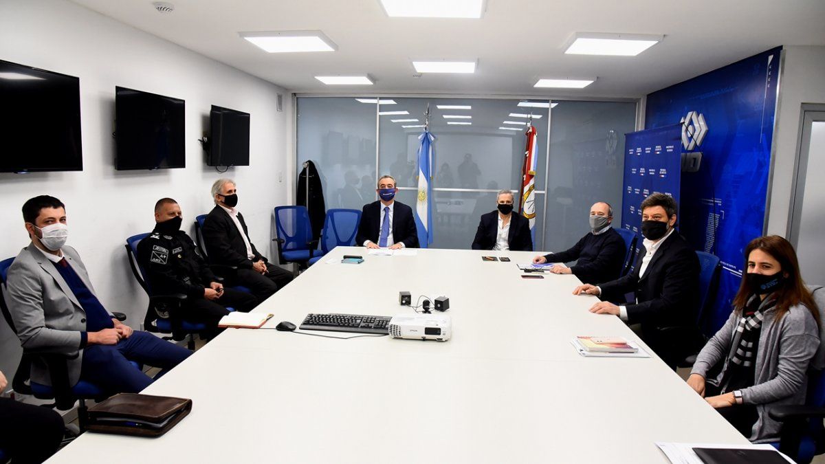 El ministro&nbsp;Marcelo Sain junto al intendente Pablo Javkin.