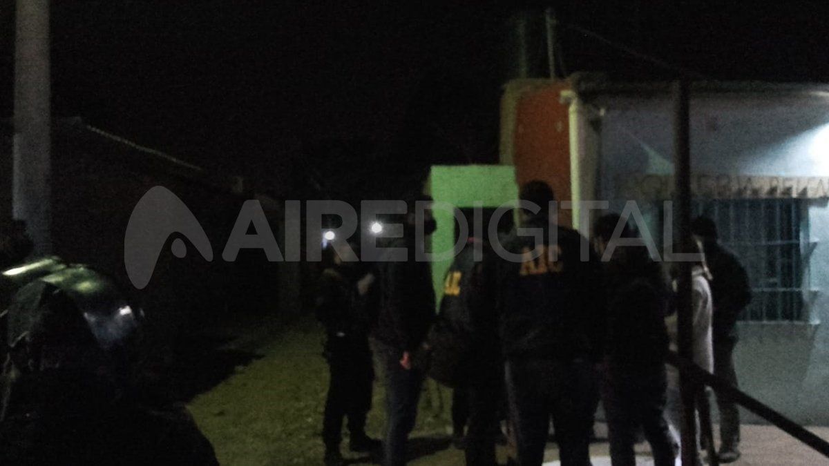 En el lugar los peritos hicieron su trabajo en medio de un clima hostil.&nbsp;