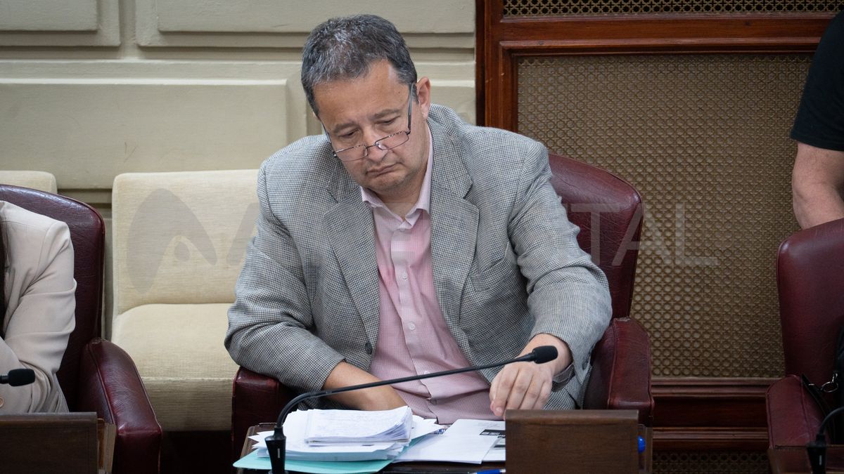 El diputado de Frente Amplio por la Soberanía (FAP), Carlos Del Frade tildó a la situación de “preocupante” y aseguró que la ley de microtráfico “es la receta de la DEA El diputado de Frente Amplio por la Soberanía (FAP), Carlos Del Frade tildó a la situación de “preocupante” y aseguró que la ley de microtráfico “es la receta de la DEA