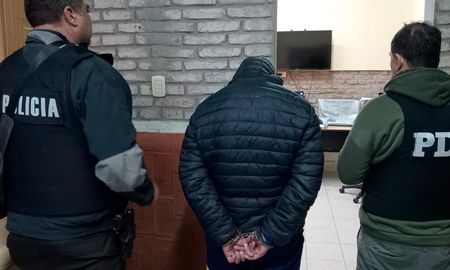 El hombre fue detenido cuando salía de un domicilio de San Francisco. El hombre fue detenido cuando salía de un domicilio de San Francisco.