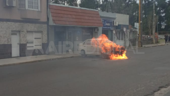 Santa Fe: un auto se prendió fuego a metros de una estación de servicio