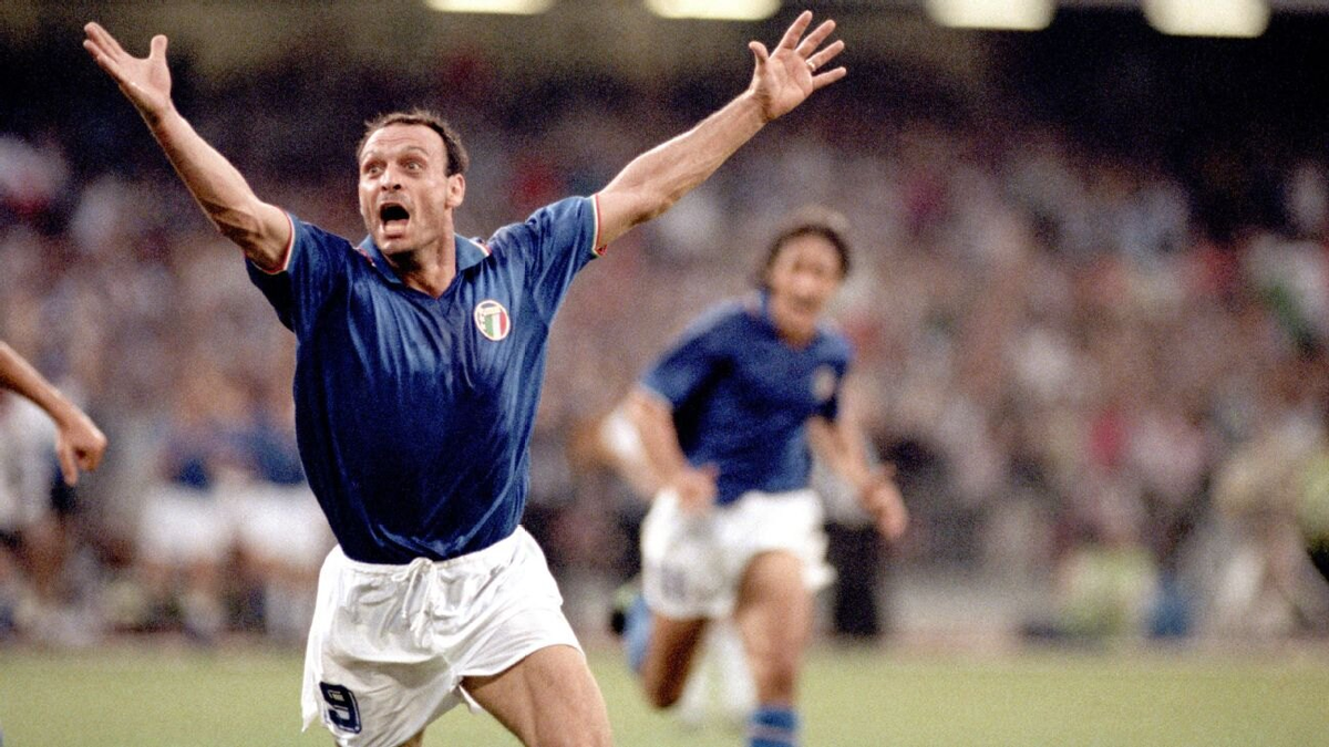 Luto en el fútbol: murió Salvatore 'Totó' Schillaci, histórico goleador y héroe en el Mundial de Italia 90. Luto en el fútbol: murió Salvatore 'Totó' Schillaci, histórico goleador y héroe en el Mundial de Italia 90.