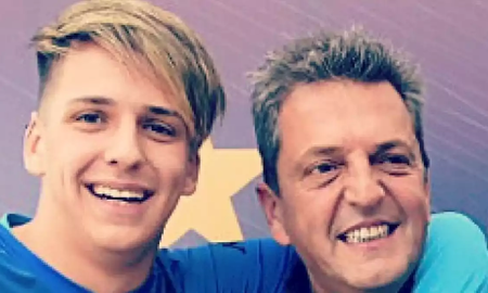 Criticaron al hijo de Sergio Massa en redes sociales por viajar al Mundial y salió a contestar: Para todos los boludos que... Criticaron al hijo de Sergio Massa en redes sociales por viajar al Mundial y salió a contestar: Para todos los boludos que...