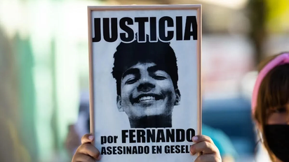 La guionista de 50 segundos explicó por qué no apareció la joven que hizo RCP a Fernando Báez Sosa