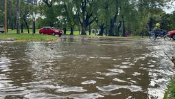 altText(Hubo anegamientos en zona del Parque Garay, pero vecinos destacan que el agua bajó rápido)}
