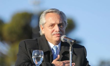 El presidente de la Nación saludó a los maestros y maestras en su día y destacó su compromiso invaluable para el futuro de la Argentina. El presidente de la Nación saludó a los maestros y maestras en su día y destacó su compromiso invaluable para el futuro de la Argentina.