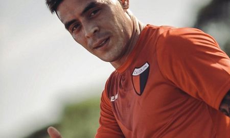Me apuntaron con una pistola en la cabeza y me robaron un reloj, dijo el futbolista. Me apuntaron con una pistola en la cabeza y me robaron un reloj, dijo el futbolista.