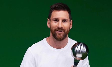 Lionel Messi llegó hace dos días a Estados Unidos y ya recibió dos premios por parte de la cadena Espn. Lionel Messi llegó hace dos días a Estados Unidos y ya recibió dos premios por parte de la cadena Espn.