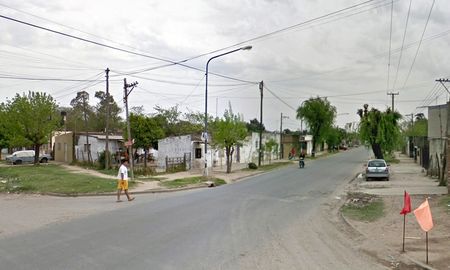 Una mujer de 30 años fue gravemente agredida por su ex pareja, quien mediante engaños se acercó al domicilio y la agredió golpeándola con una botella en la cabeza. Una mujer de 30 años fue gravemente agredida por su ex pareja, quien mediante engaños se acercó al domicilio y la agredió golpeándola con una botella en la cabeza.