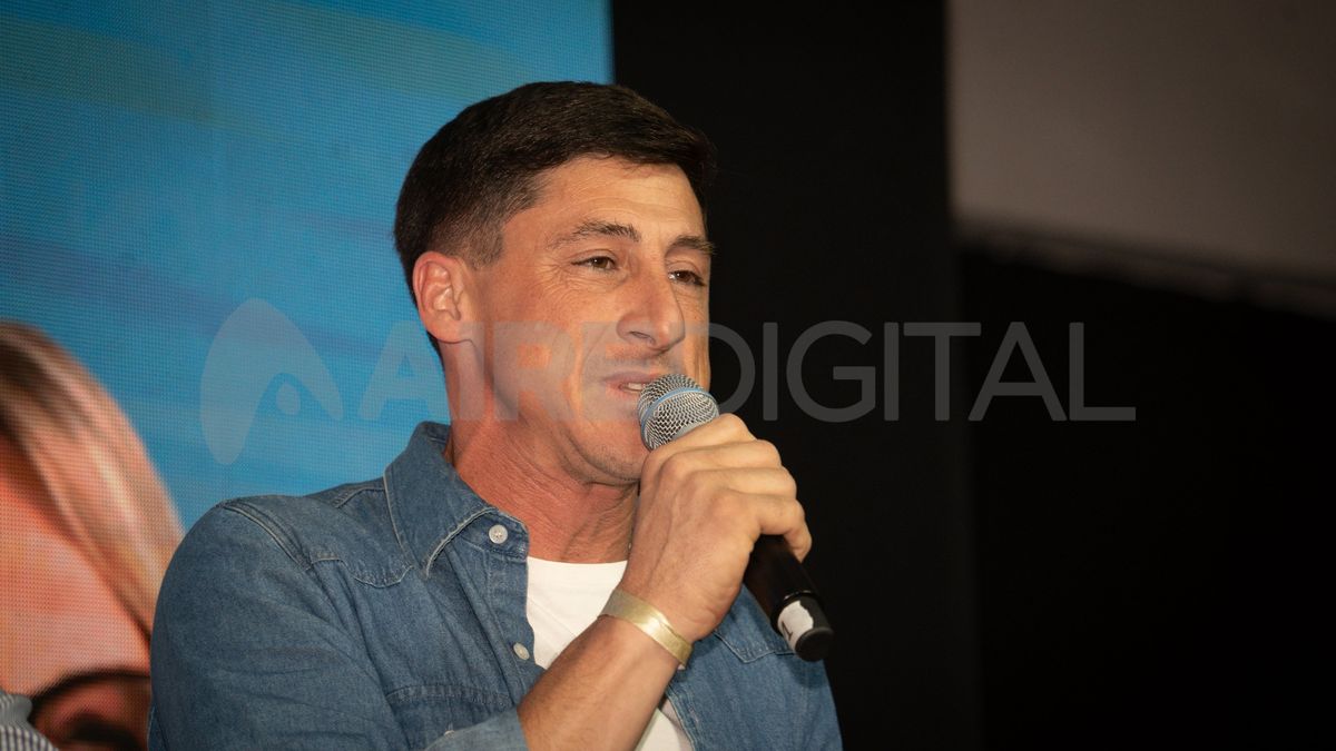 Paco Garibaldi, senador electo por el departamento La Capital. Paco Garibaldi, senador electo por el departamento La Capital.